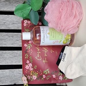 Crabtree & Evelyn Sweet Almond Oil Set with Floral Pouch